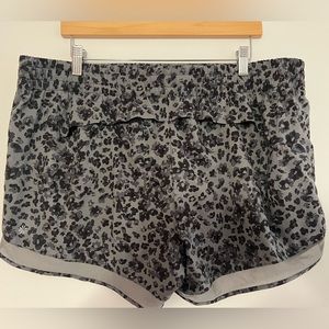 Athleta Printed Mesh Racer Run Short 4"